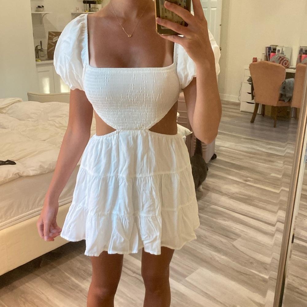 Isabelle’s cabinet white open back dress size medium